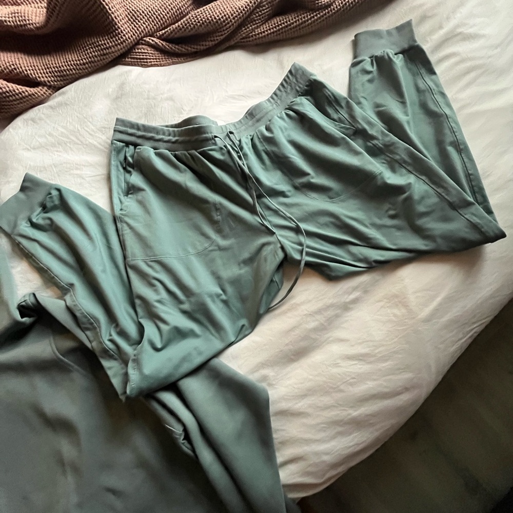 Zella SET Women's Hoodie and Jogger Pants - Picture 2 of 4